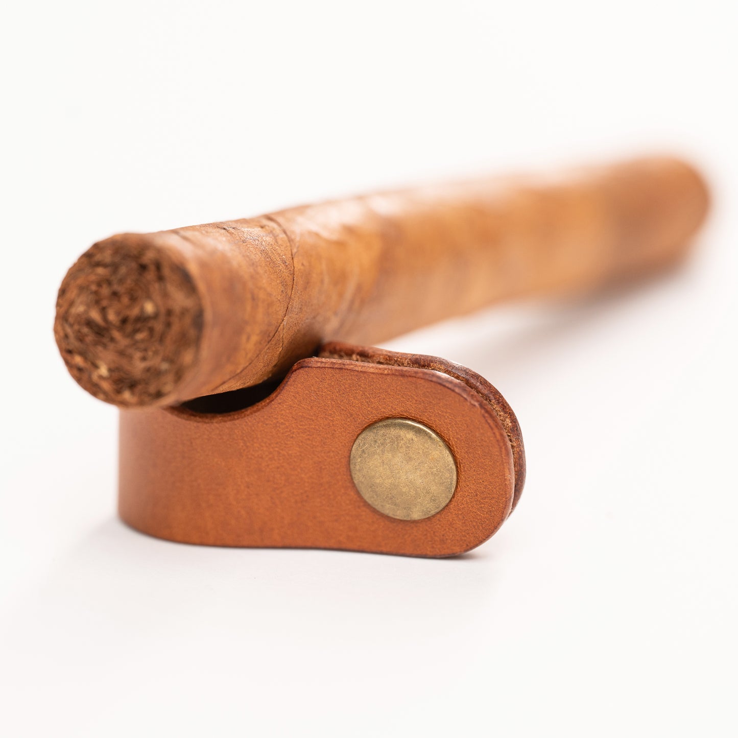 LEATHER CIGAR CASE WITH CIGAR REST